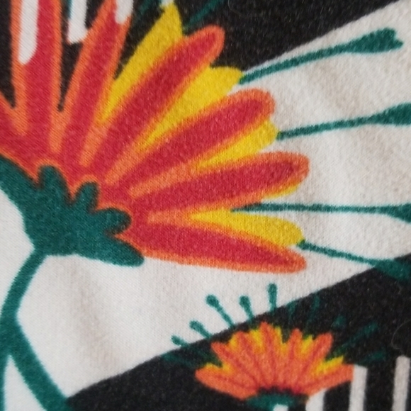 LuLaRoe leggings - Picture 3 of 4